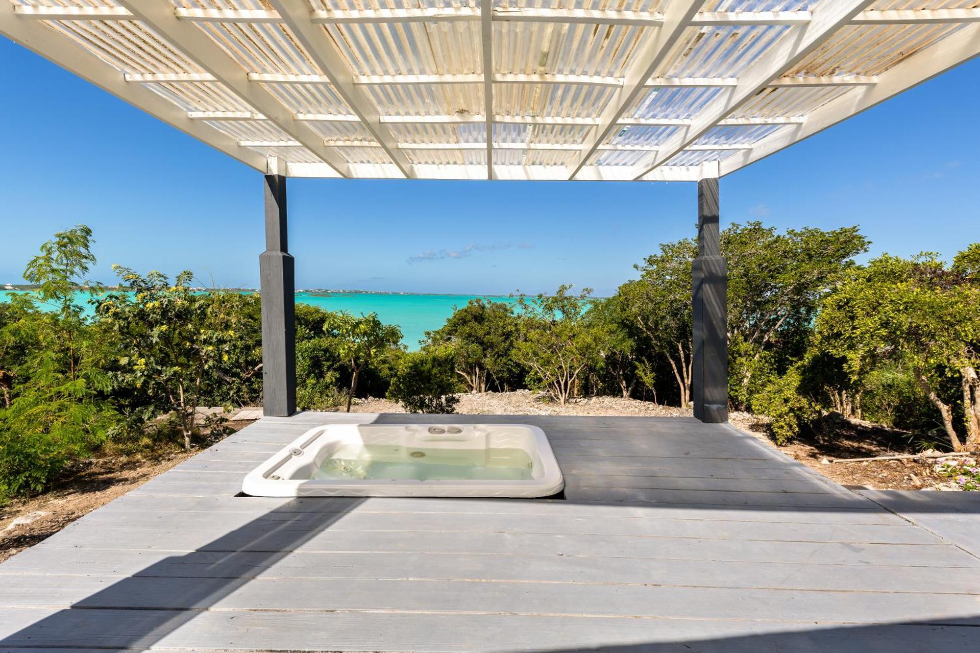 Waterside Home, Shaded Whirlpool Spa, Outdoor Dining, Smart Tv, Amazon Prime Five Cays Settlement 외부 사진