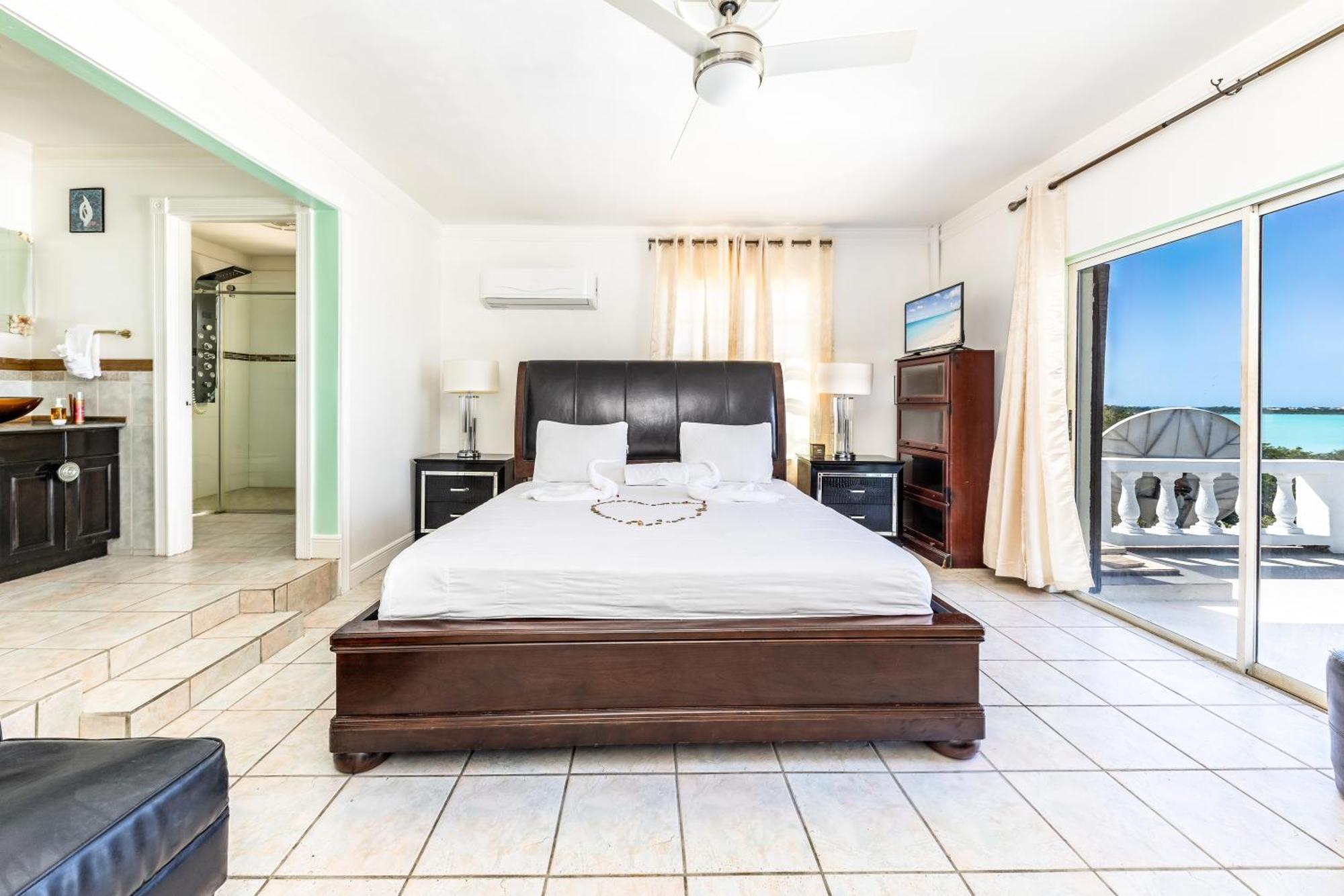 Waterside Home, Shaded Whirlpool Spa, Outdoor Dining, Smart Tv, Amazon Prime Five Cays Settlement 외부 사진