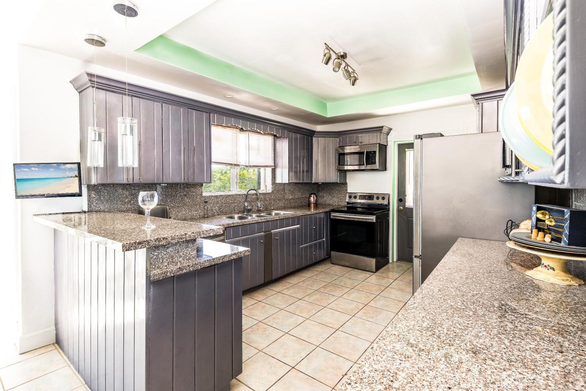 Waterside Home, Shaded Whirlpool Spa, Outdoor Dining, Smart Tv, Amazon Prime Five Cays Settlement 외부 사진